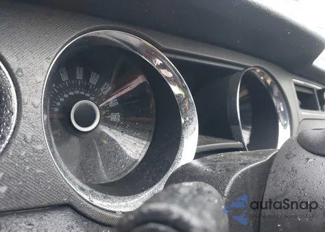 2013 Ford Mustang V6 из США, поврежденный, VIN 1ZVBP8EM2D5203685